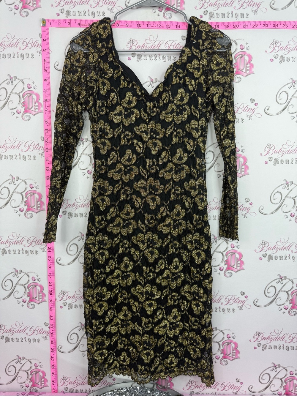 Dress lace Black & Gold Lace Long-Sleeve V-Neck Dress